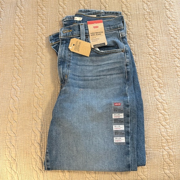 Levi's Denim - Levi’s High Waisted Mom Jeans 29 x29 - brand new never worn!